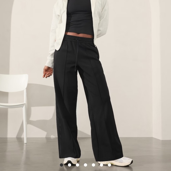 Athleta Pants - Athleta endeavor Straight Leg Pants size 18